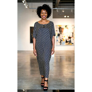 Kidsform caftan style maxi dress with short sleeves L